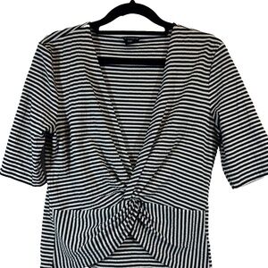 Club Monaco Navy Ivory Striped Twist Tee Knit – Women’s Size M – NWT